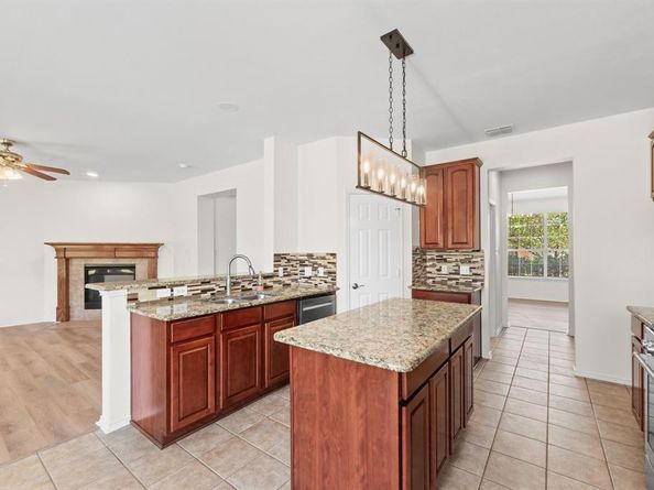 1310  Chestnut Hill Drive , Wylie Texas 75098