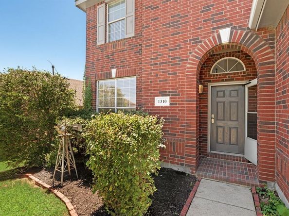 1310  Chestnut Hill Drive , Wylie Texas 75098
