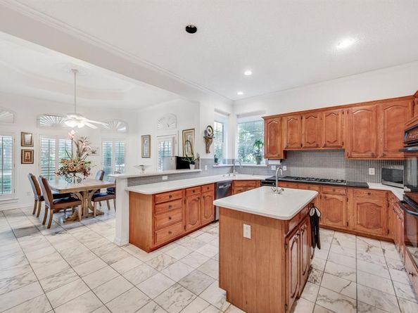 7204  Debbe Drive , Dallas Texas 75252
