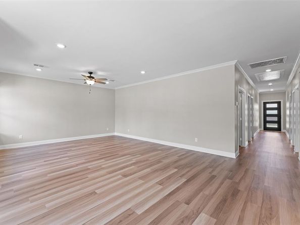 2410  Hudspeth Avenue , Dallas Texas 75216