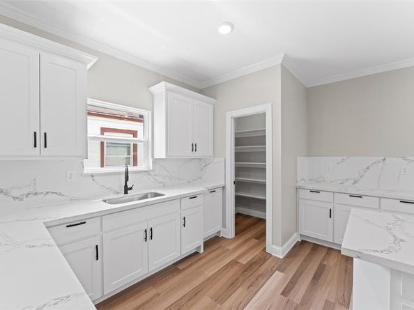 2410  Hudspeth Avenue , Dallas Texas 75216