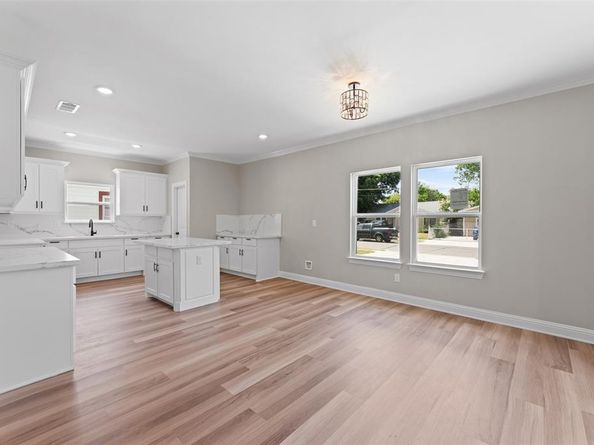 2410  Hudspeth Avenue , Dallas Texas 75216