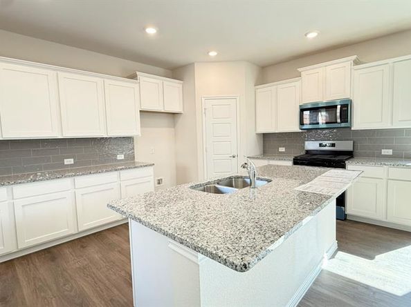 10109  Deposit Drive , Aubrey Texas 76227