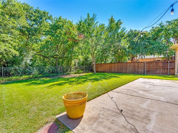 1110  Central Way , Lantana Texas 76226