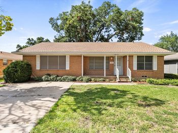 1015  Alamo Lane 