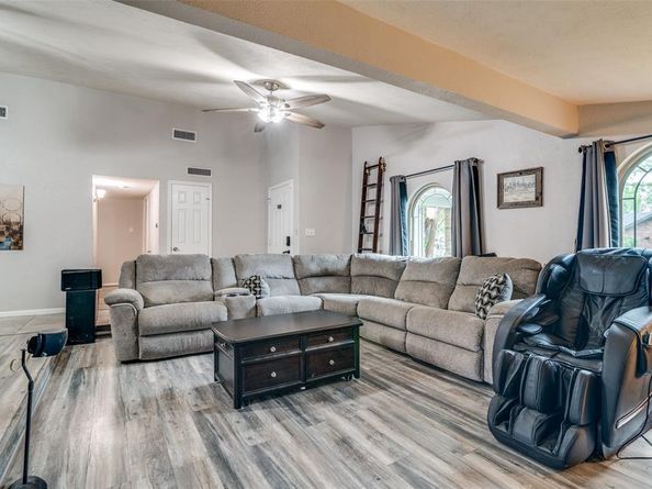3709  Dumas Trail , Garland Texas 75043