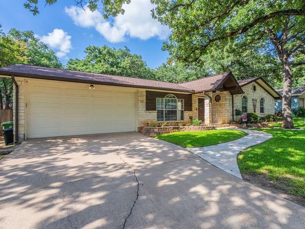 604  Brookview Drive , Hurst Texas 76054
