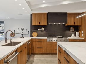 8441  San Benito Way , Dallas Texas 75218