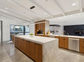 8441  San Benito Way , Dallas Texas 75218