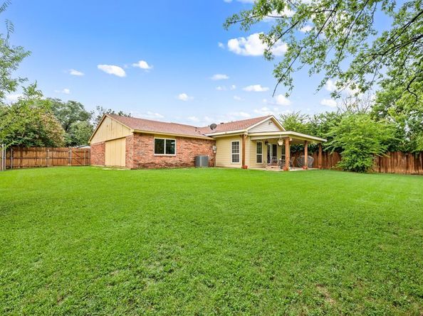 3221  Bunker Hill Drive , Forest Hill Texas 76140
