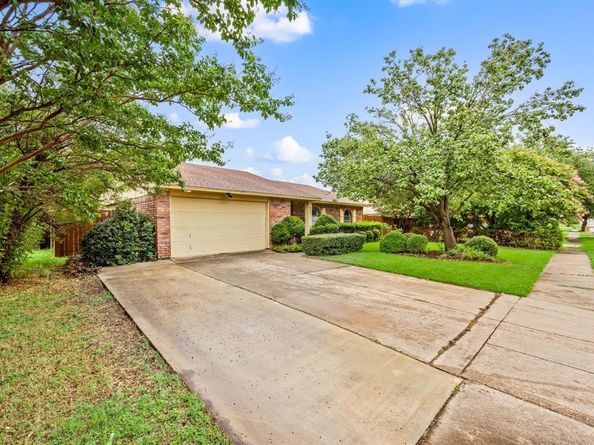 3221  Bunker Hill Drive , Forest Hill Texas 76140