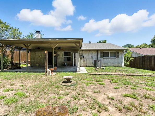 5704  Woodhollow Drive , Arlington Texas 76016