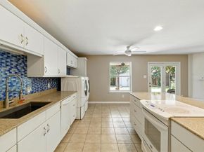 5704  Woodhollow Drive , Arlington Texas 76016
