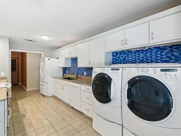 5704  Woodhollow Drive , Arlington Texas 76016