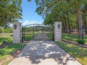 1980  Gertie Barrett Road , Mansfield Texas 76063