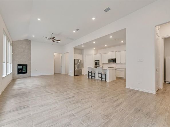 4755  Kings Garden Parkway , Arlington Texas 76005
