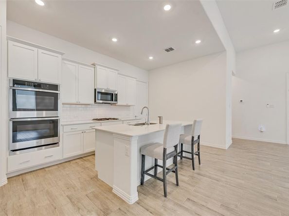 4755  Kings Garden Parkway , Arlington Texas 76005