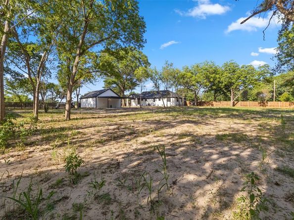 5101  Arrowdell Road , Balch Springs Texas 75180