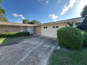 5706  Banting Way , Dallas Texas 75227