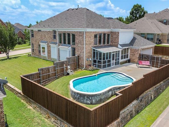 2505  Claymore Avenue , Garland Texas 75043