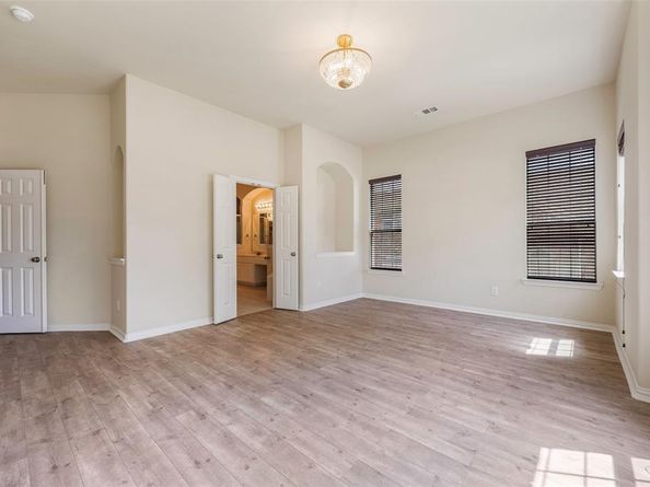 2505  Claymore Avenue , Garland Texas 75043