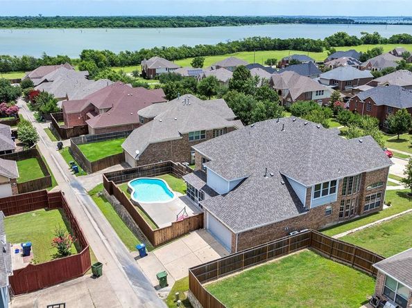2505  Claymore Avenue , Garland Texas 75043