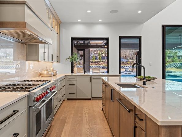 5919  Westgrove Drive , Dallas Texas 75248