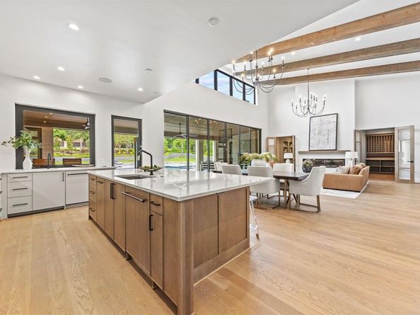 5919  Westgrove Drive , Dallas Texas 75248