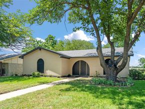 1037  Alicia Lane , Lancaster Texas 75134