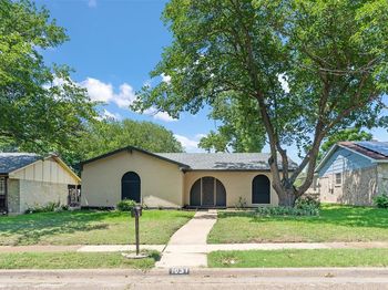 1037  Alicia Lane 
