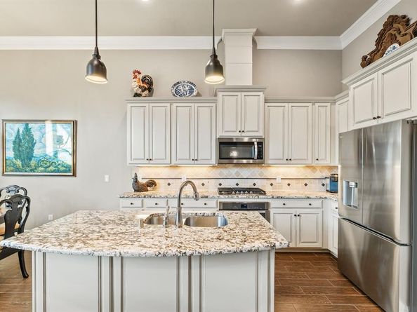 551  Hampshire Drive , Lewisville Texas 75067