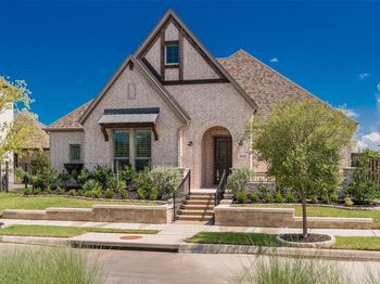 1323  English Setter Drive 