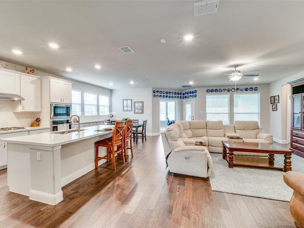 309  Savannah Lane , Oak Point Texas 75068
