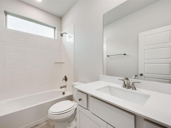 656  Marcus Lane , Crowley Texas 76036