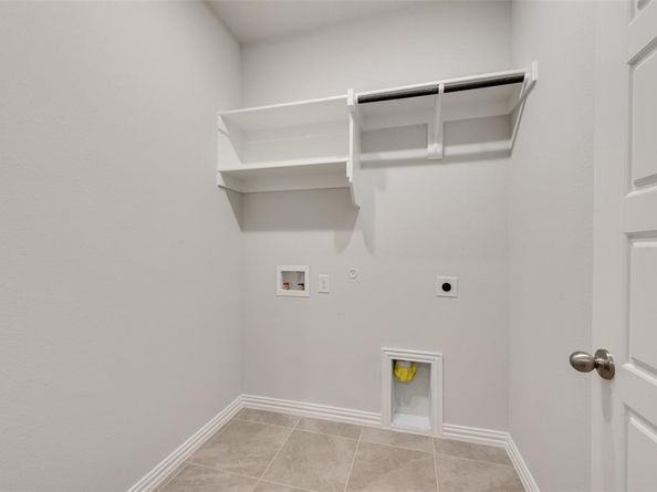 656  Marcus Lane , Crowley Texas 76036