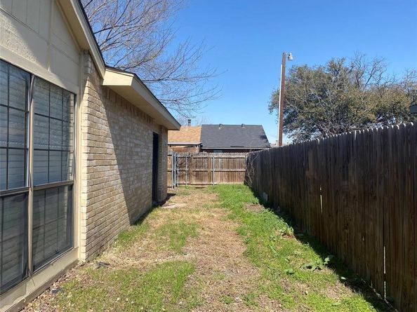 2425  Limestone Drive , Arlington Texas 76014