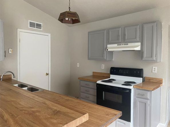 2425  Limestone Drive , Arlington Texas 76014