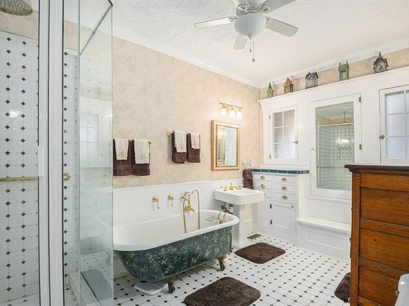 2135  Pembroke Drive , Fort Worth Texas 76110