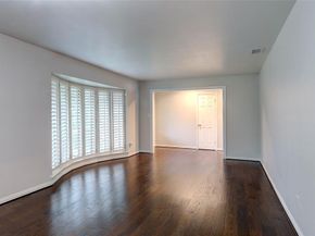 9424  Hunters Creek Drive , Dallas Texas 75243