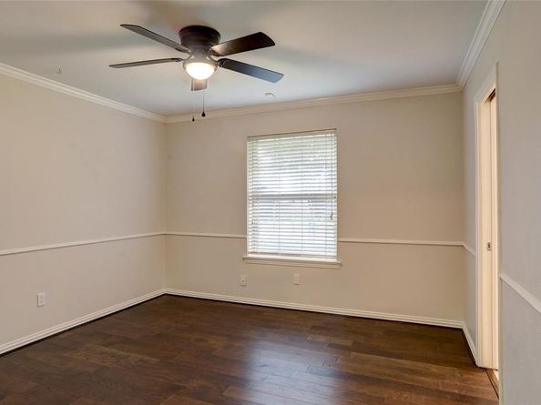 9424  Hunters Creek Drive , Dallas Texas 75243