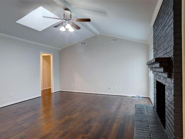 9424  Hunters Creek Drive , Dallas Texas 75243