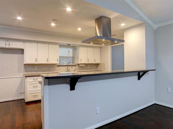 9424  Hunters Creek Drive , Dallas Texas 75243