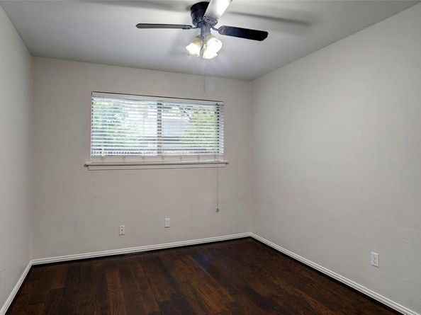 9424  Hunters Creek Drive , Dallas Texas 75243