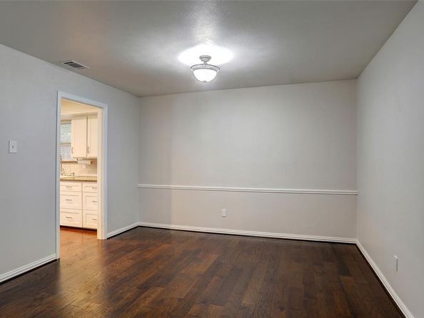 9424  Hunters Creek Drive , Dallas Texas 75243