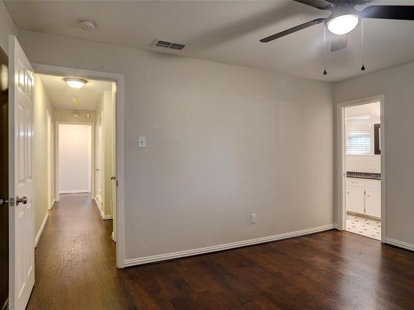 9424  Hunters Creek Drive , Dallas Texas 75243