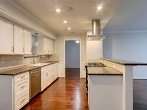 9424  Hunters Creek Drive , Dallas Texas 75243