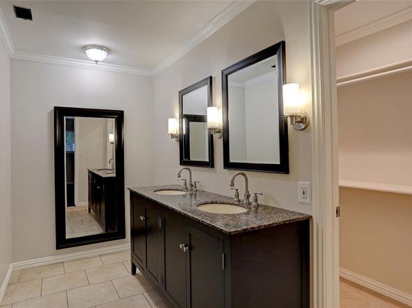 9424  Hunters Creek Drive , Dallas Texas 75243