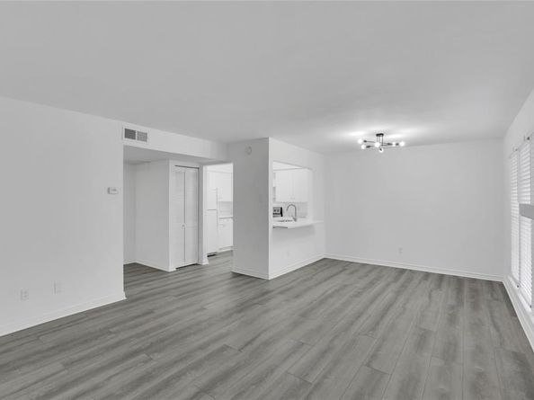 5881  Preston View Boulevard  177, Dallas Texas 75240