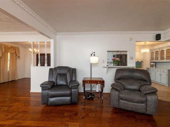 909 W Grauwyler Road , Irving Texas 75061