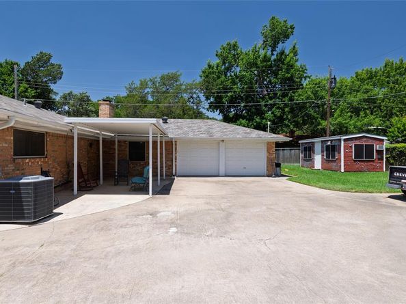 909 W Grauwyler Road , Irving Texas 75061